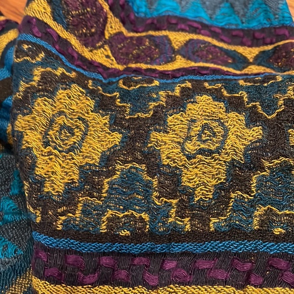 Coldwater Creek Oblong Scarf - Picture 3 of 6